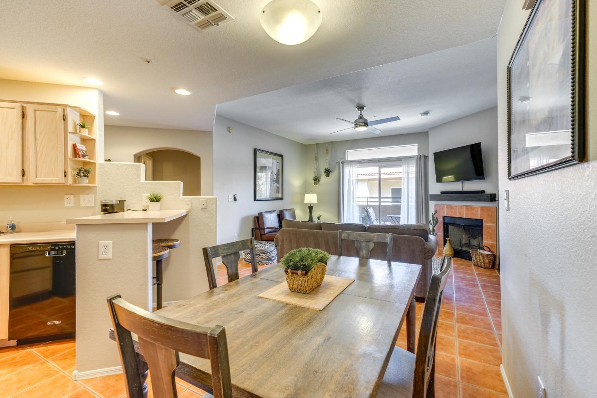 Apartment Gorgeous Getaway With Private Balcony! *