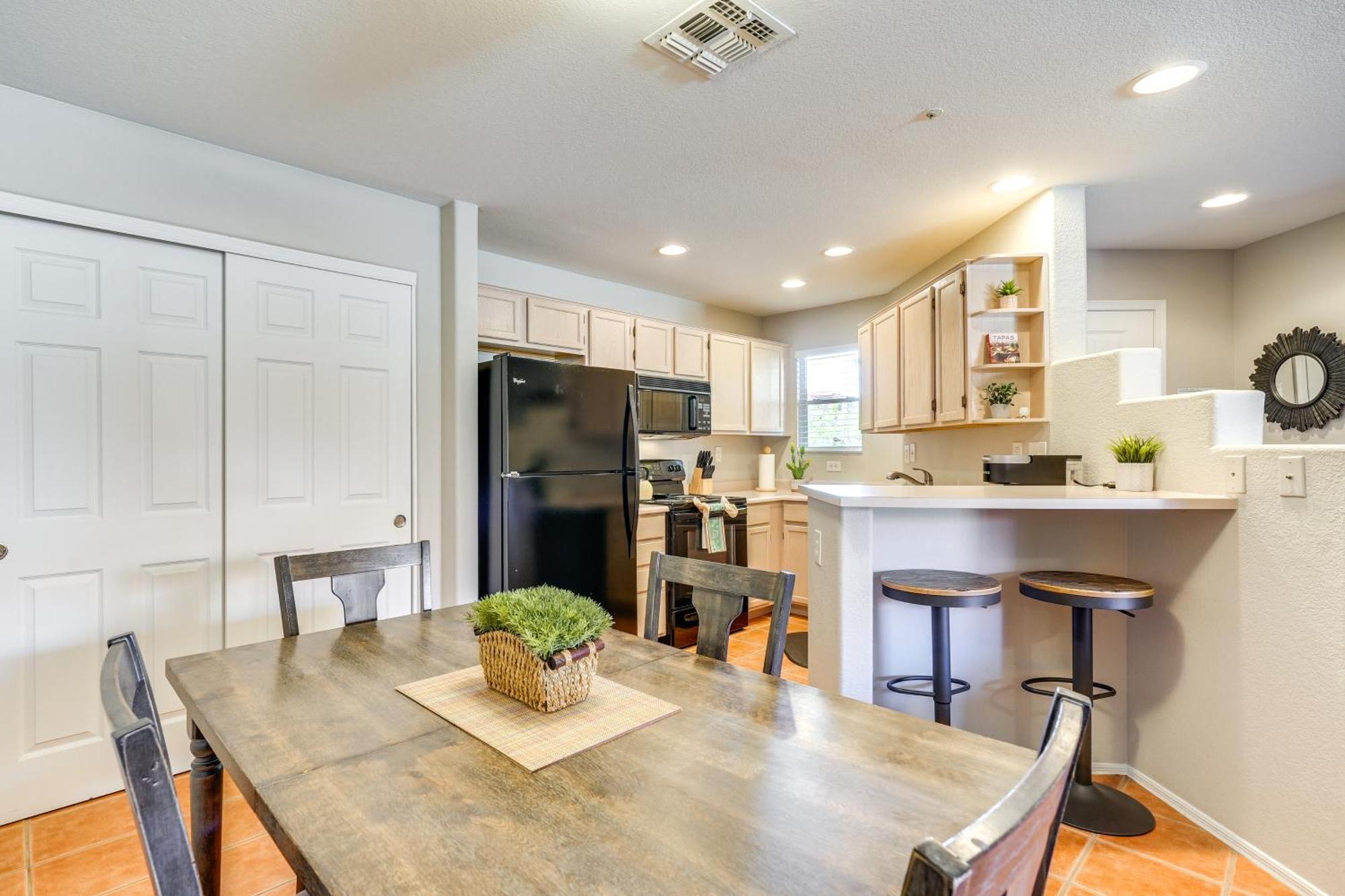Apartment Gorgeous Getaway With Private Balcony! Phoenix