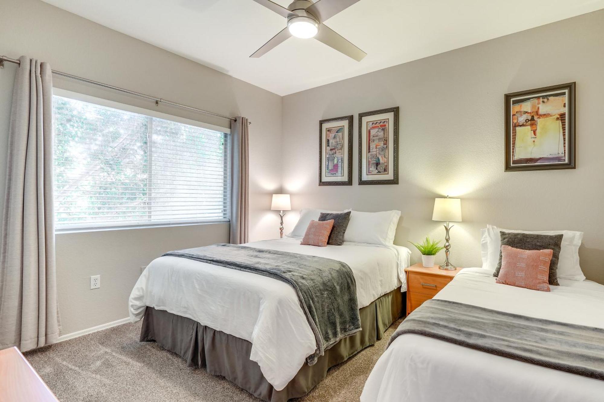 Gorgeous Getaway With Private Balcony! Phoenix