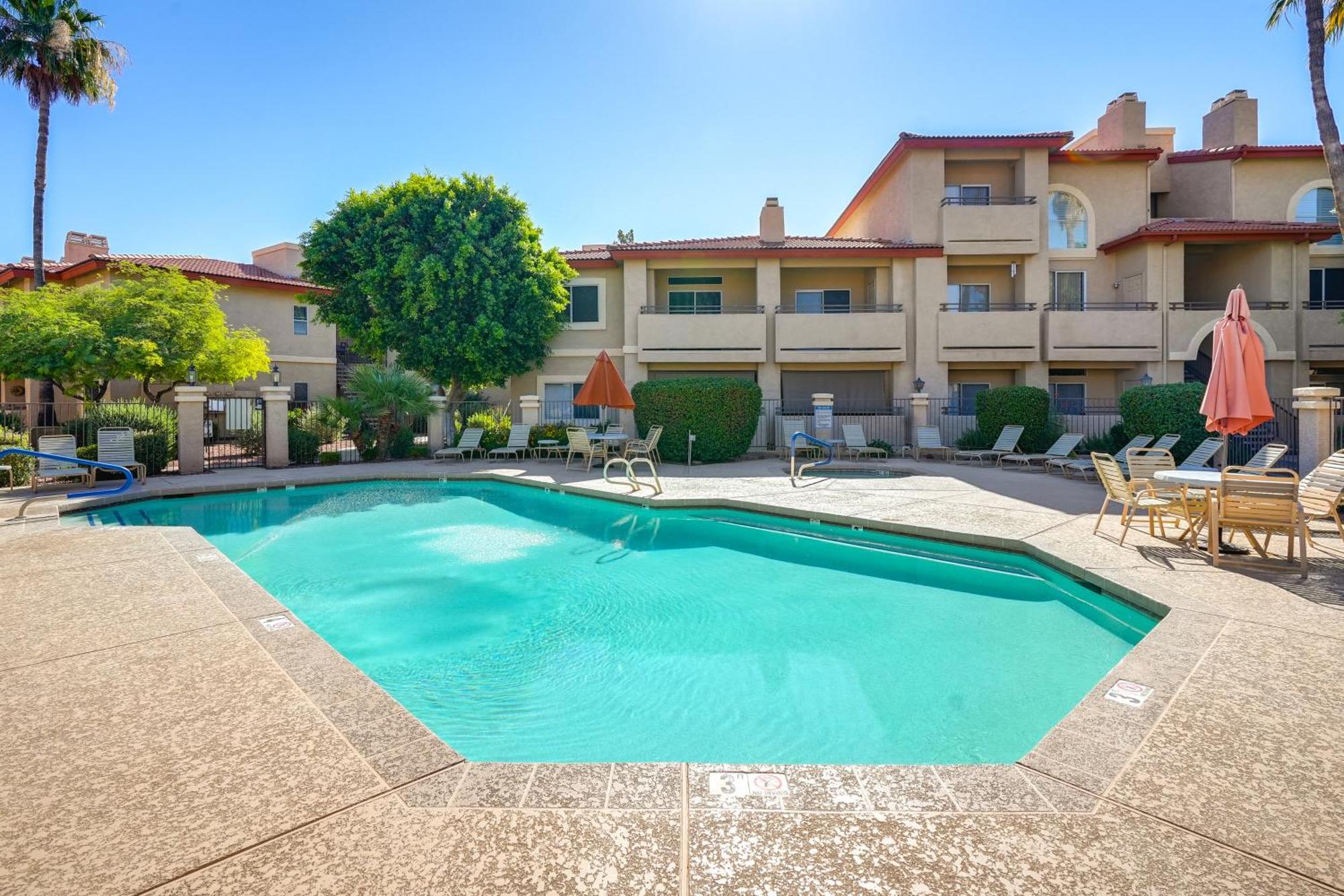 Gorgeous Getaway With Private Balcony! Apartment